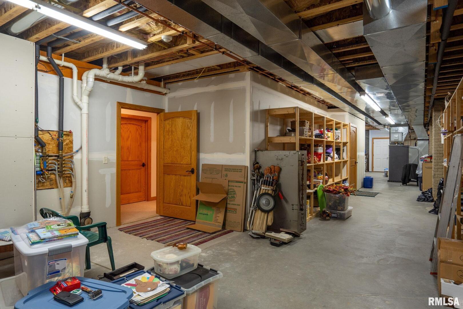 7 AUTUMN CREEK Drive