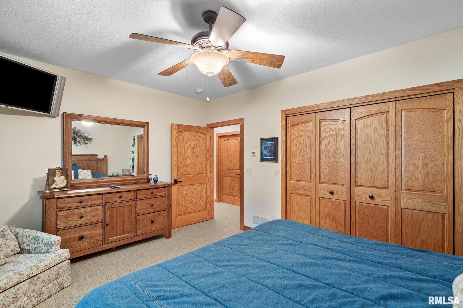 7 AUTUMN CREEK Drive
