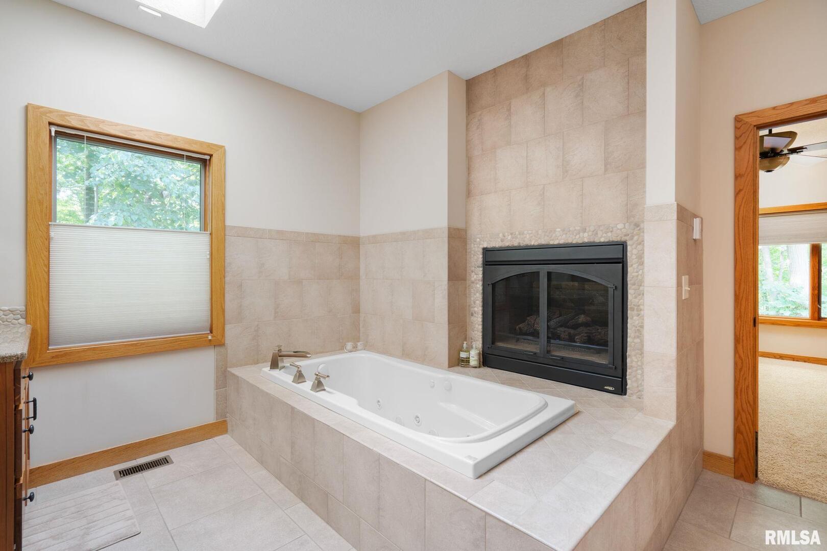 7 AUTUMN CREEK Drive