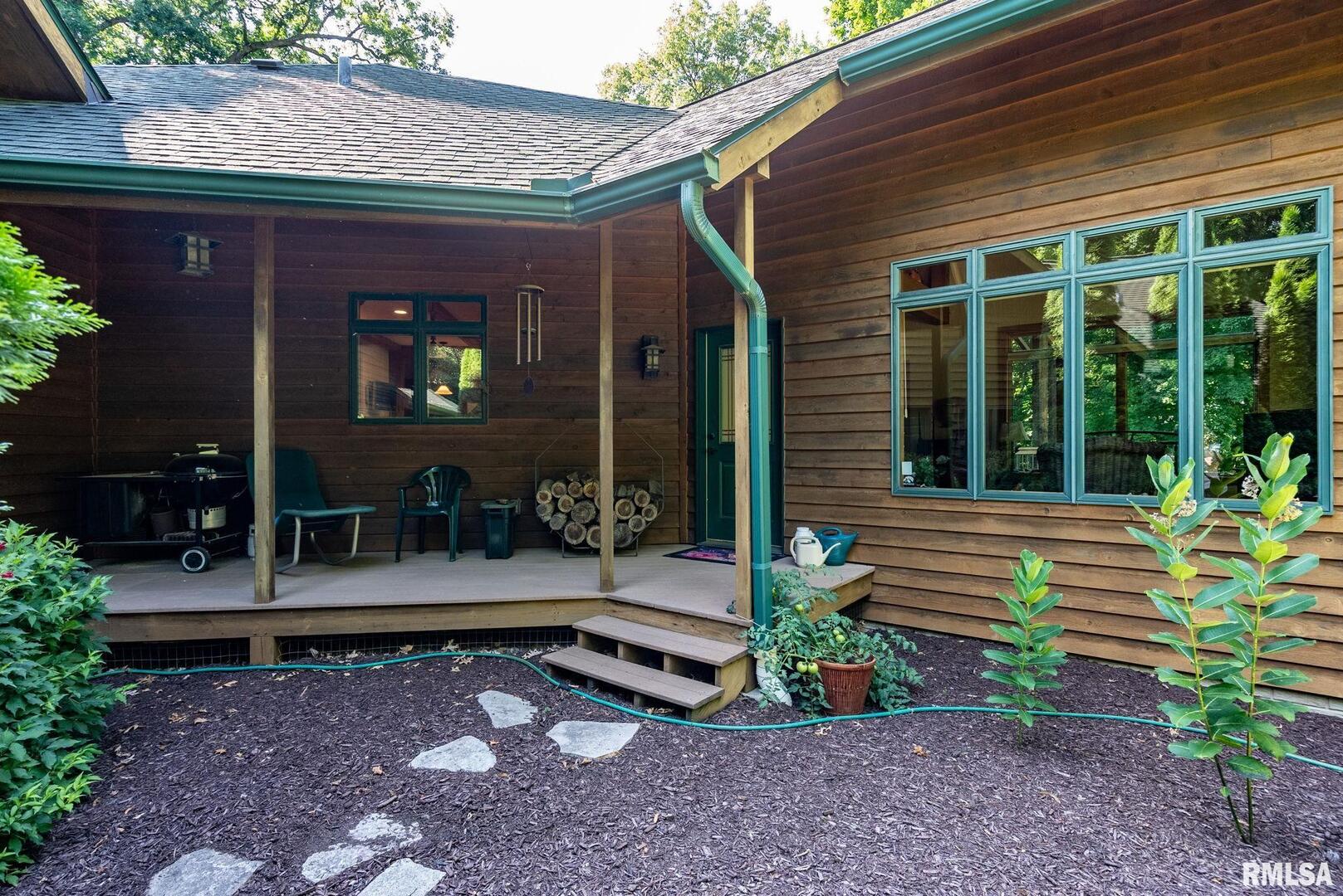 7 AUTUMN CREEK Drive