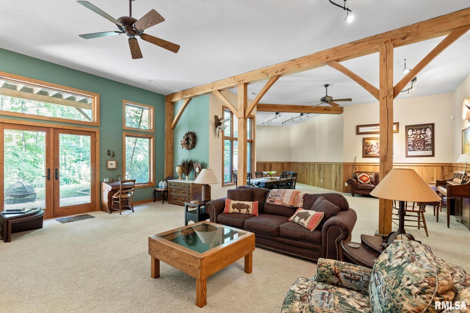 7 AUTUMN CREEK Drive