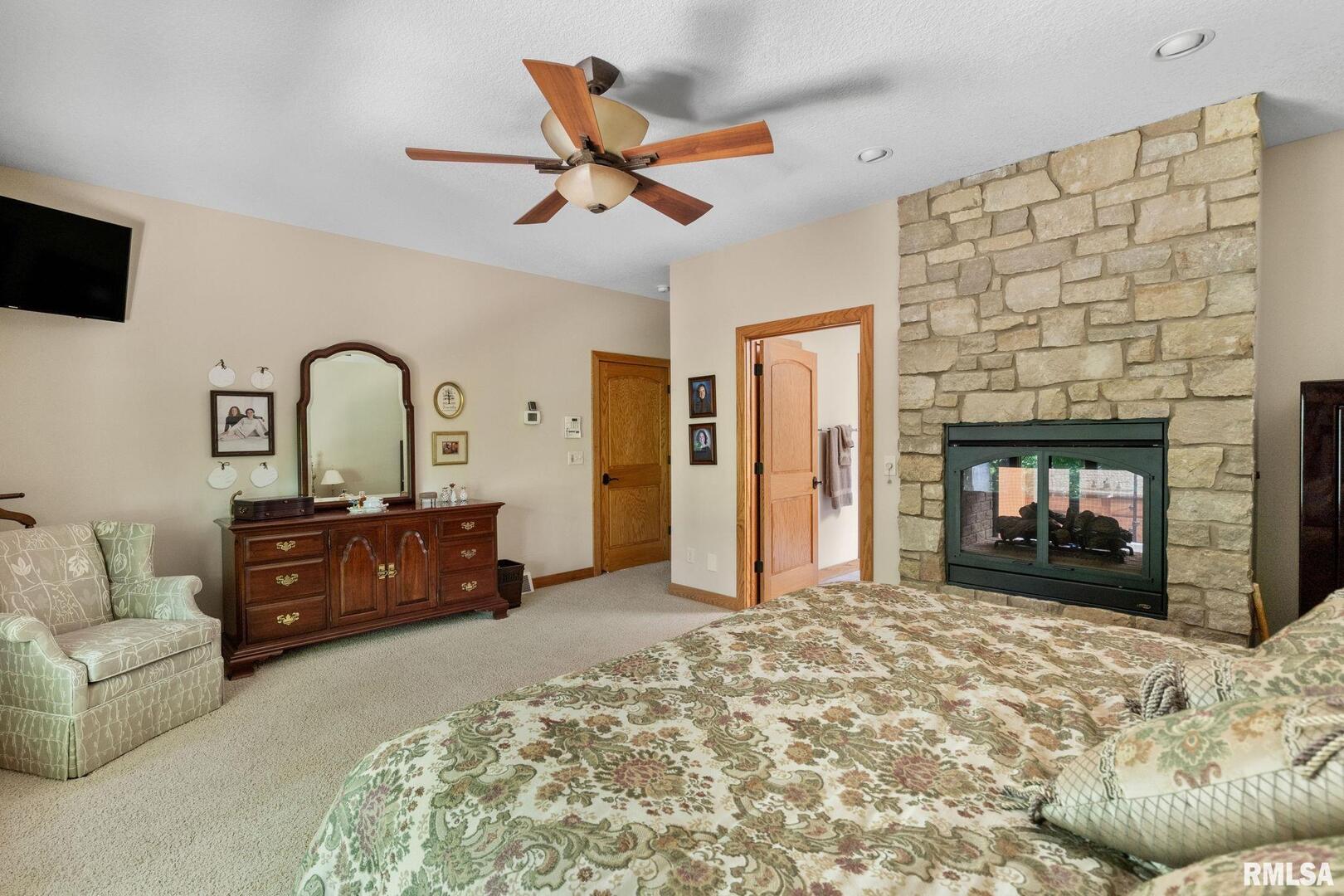 7 AUTUMN CREEK Drive