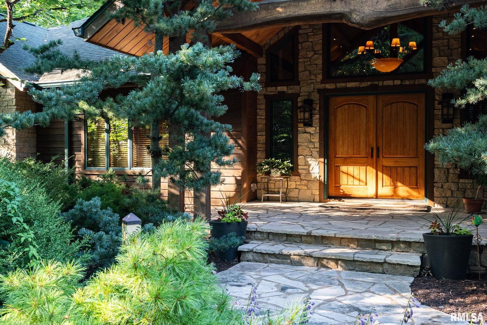 7 AUTUMN CREEK Drive