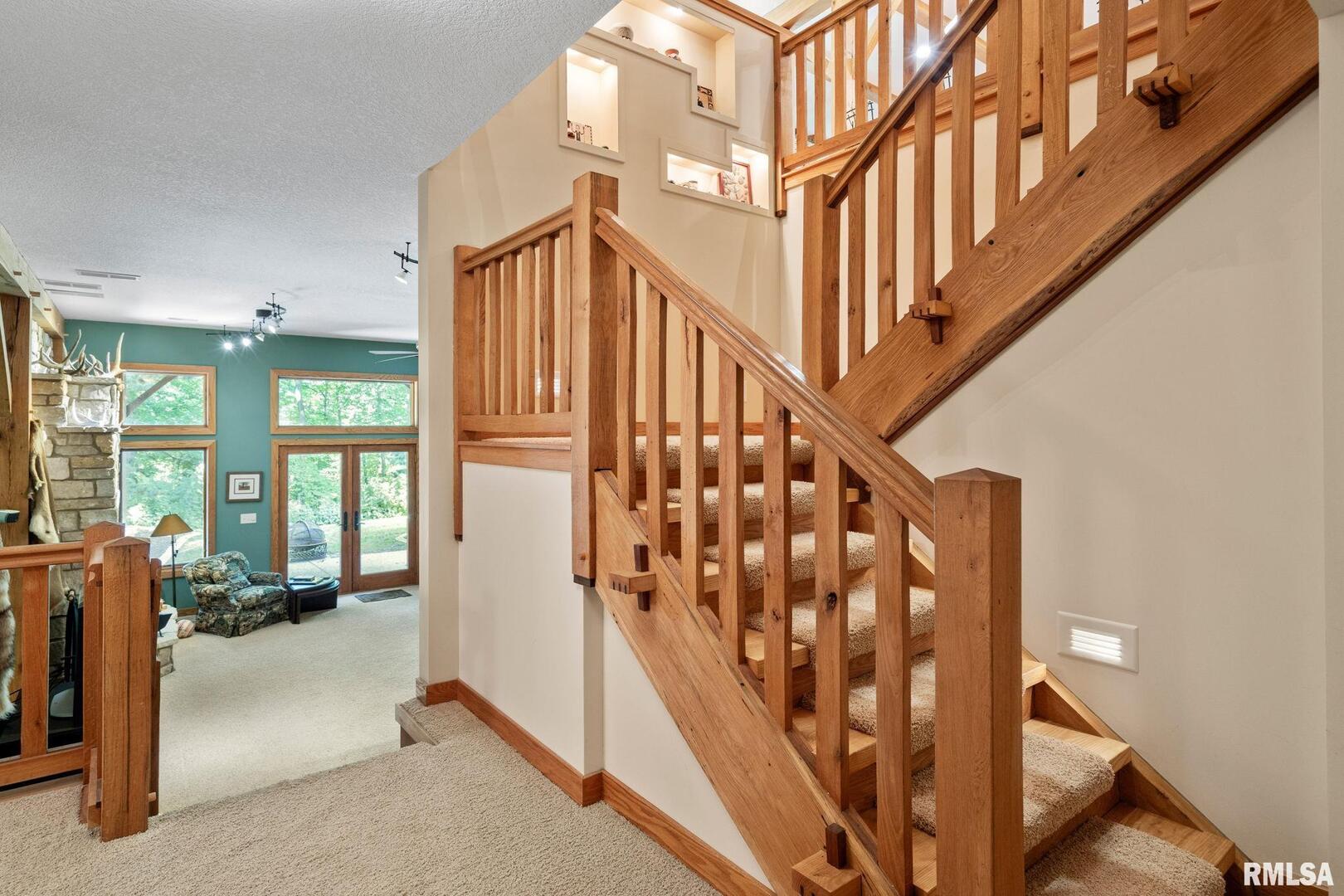 7 AUTUMN CREEK Drive