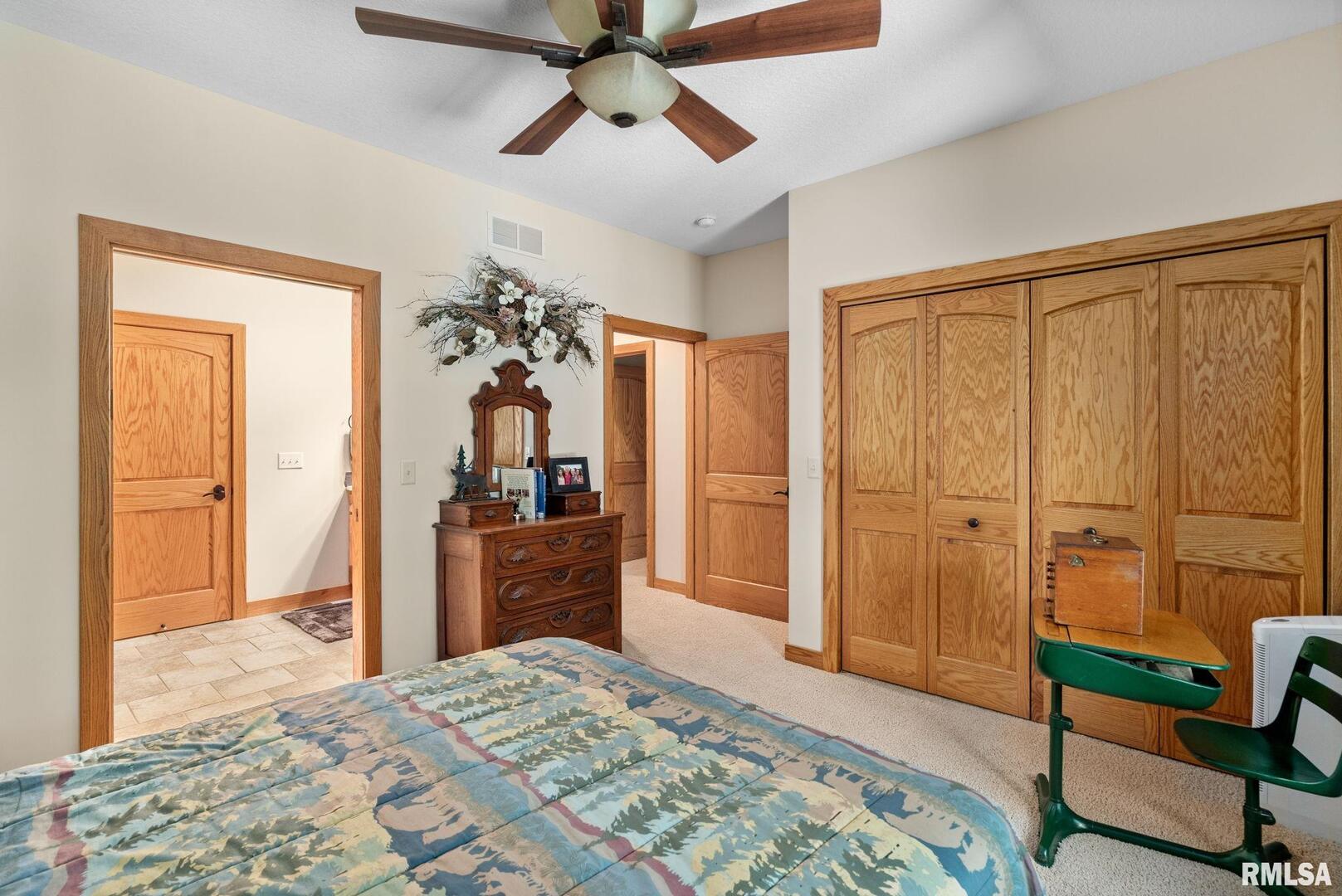 7 AUTUMN CREEK Drive