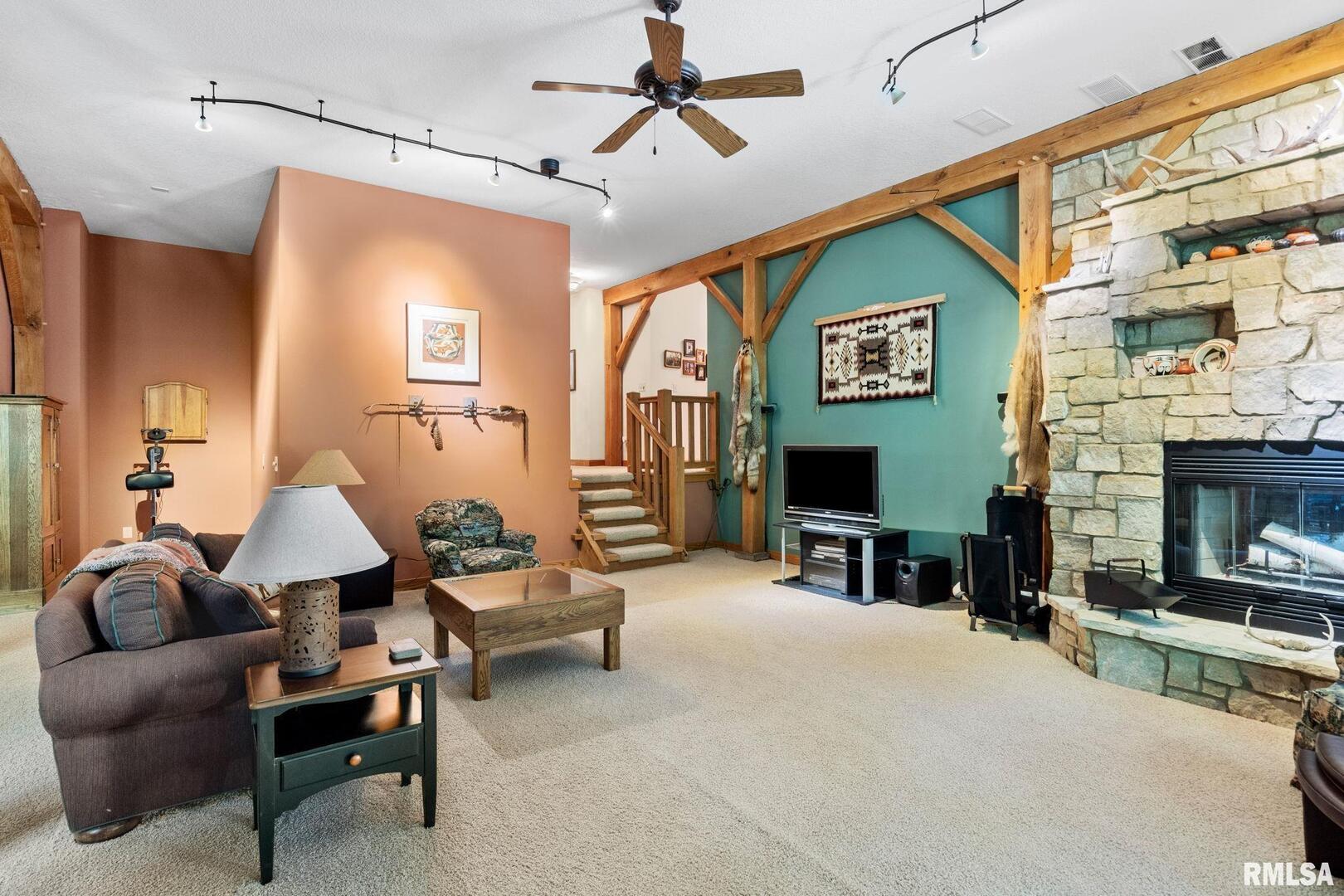 7 AUTUMN CREEK Drive