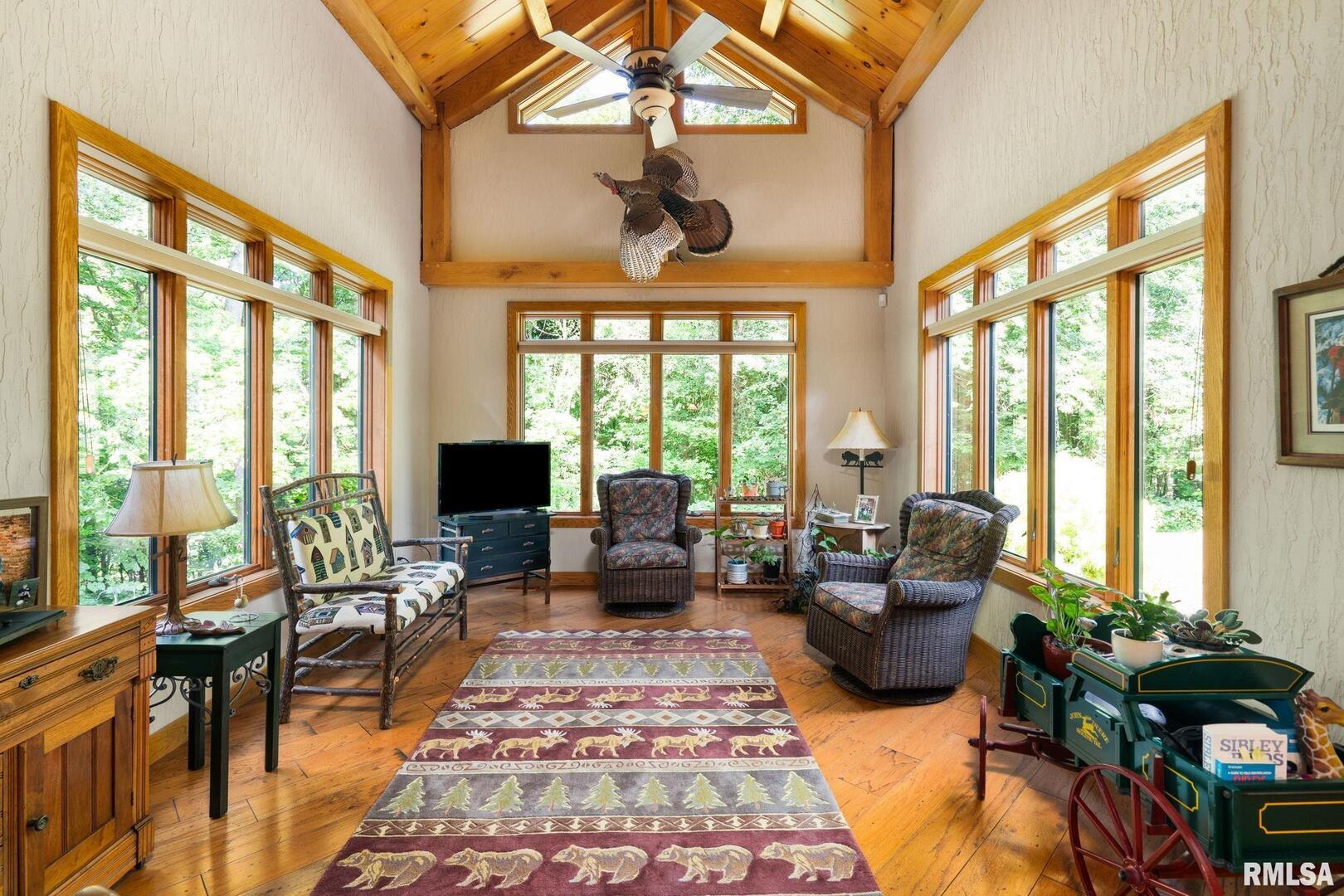 7 AUTUMN CREEK Drive