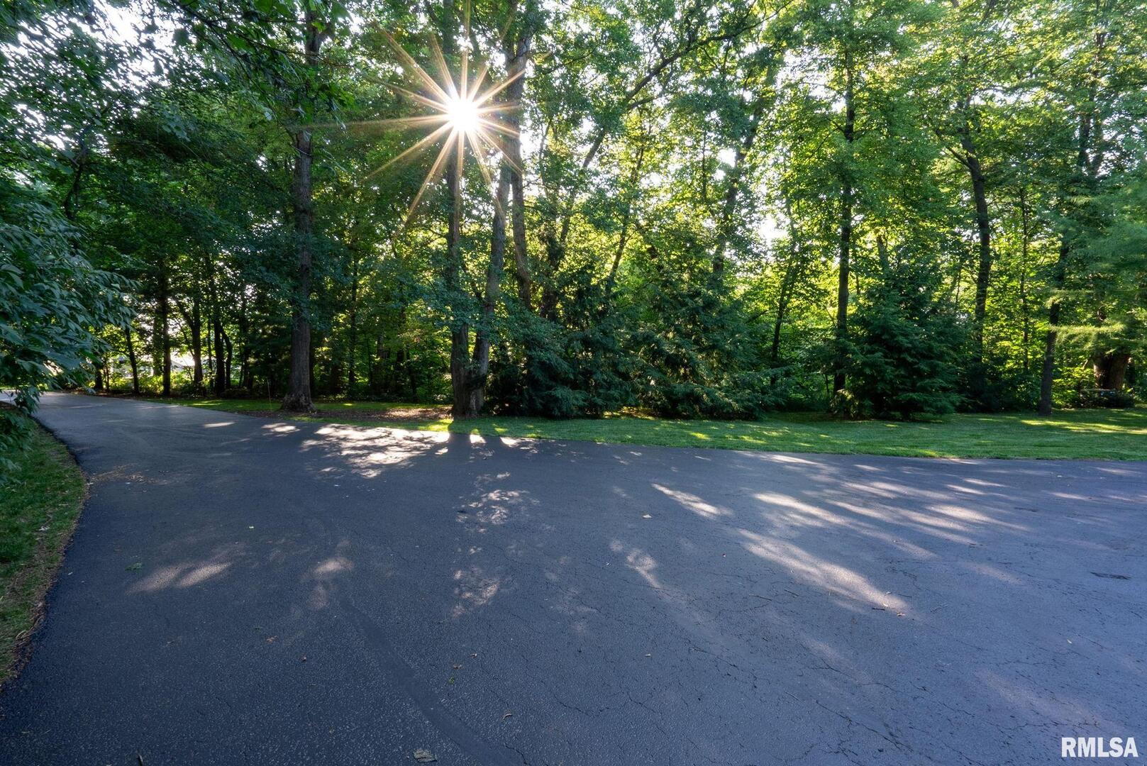7 AUTUMN CREEK Drive