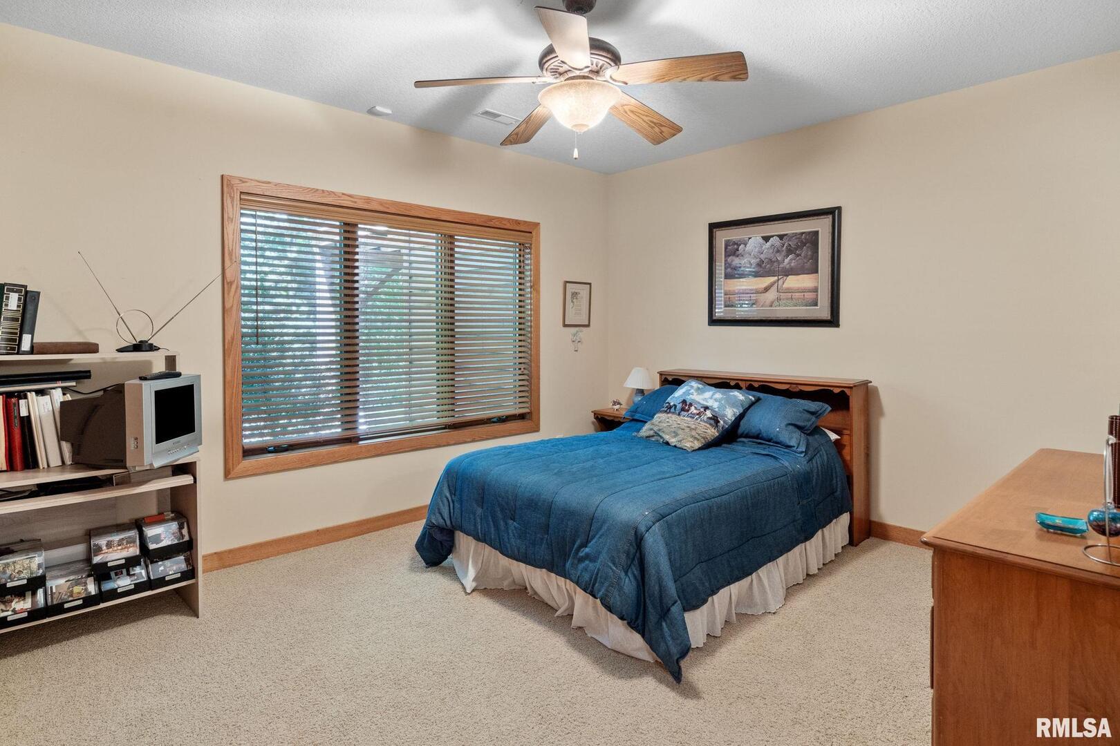 7 AUTUMN CREEK Drive