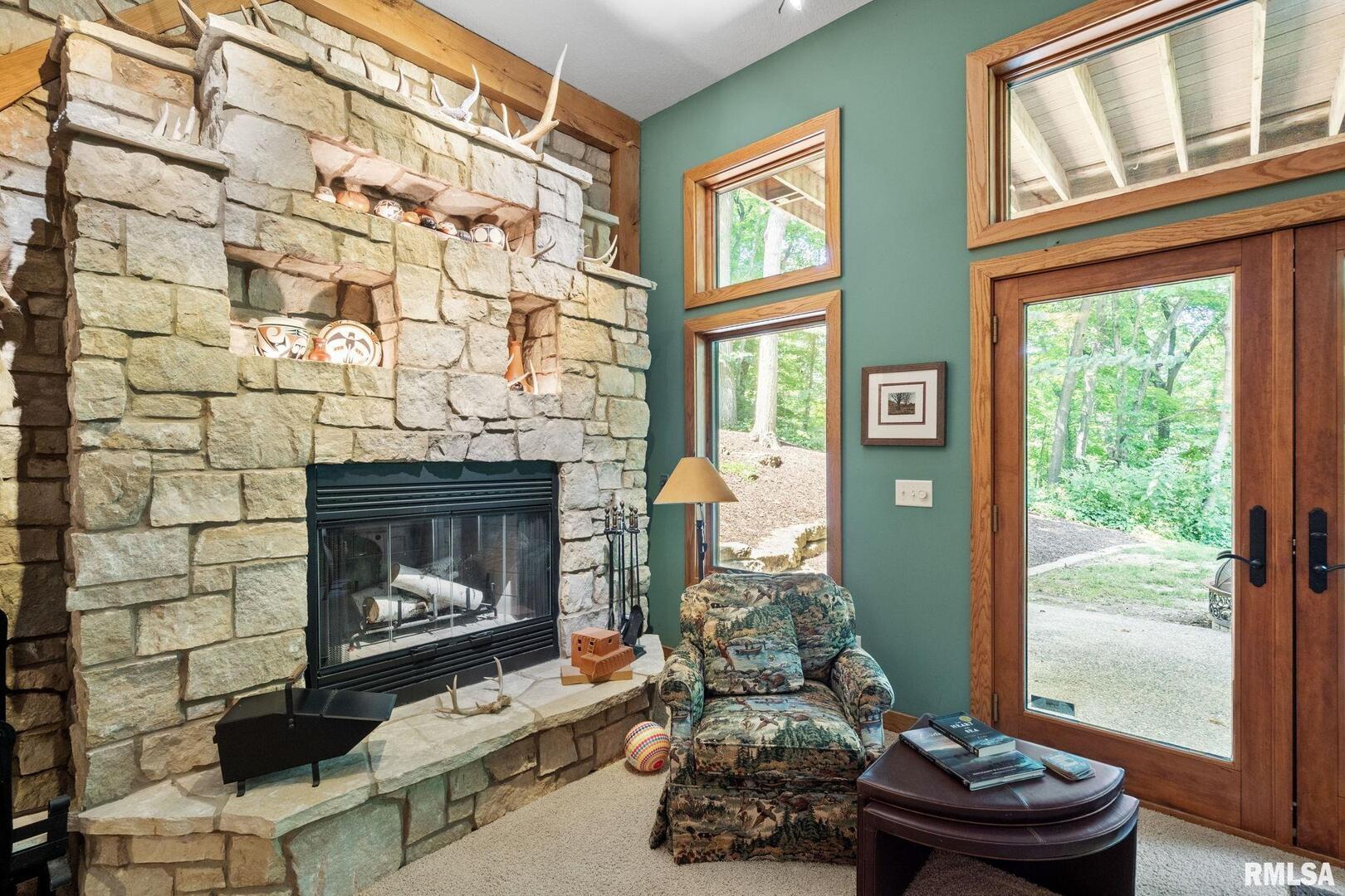 7 AUTUMN CREEK Drive