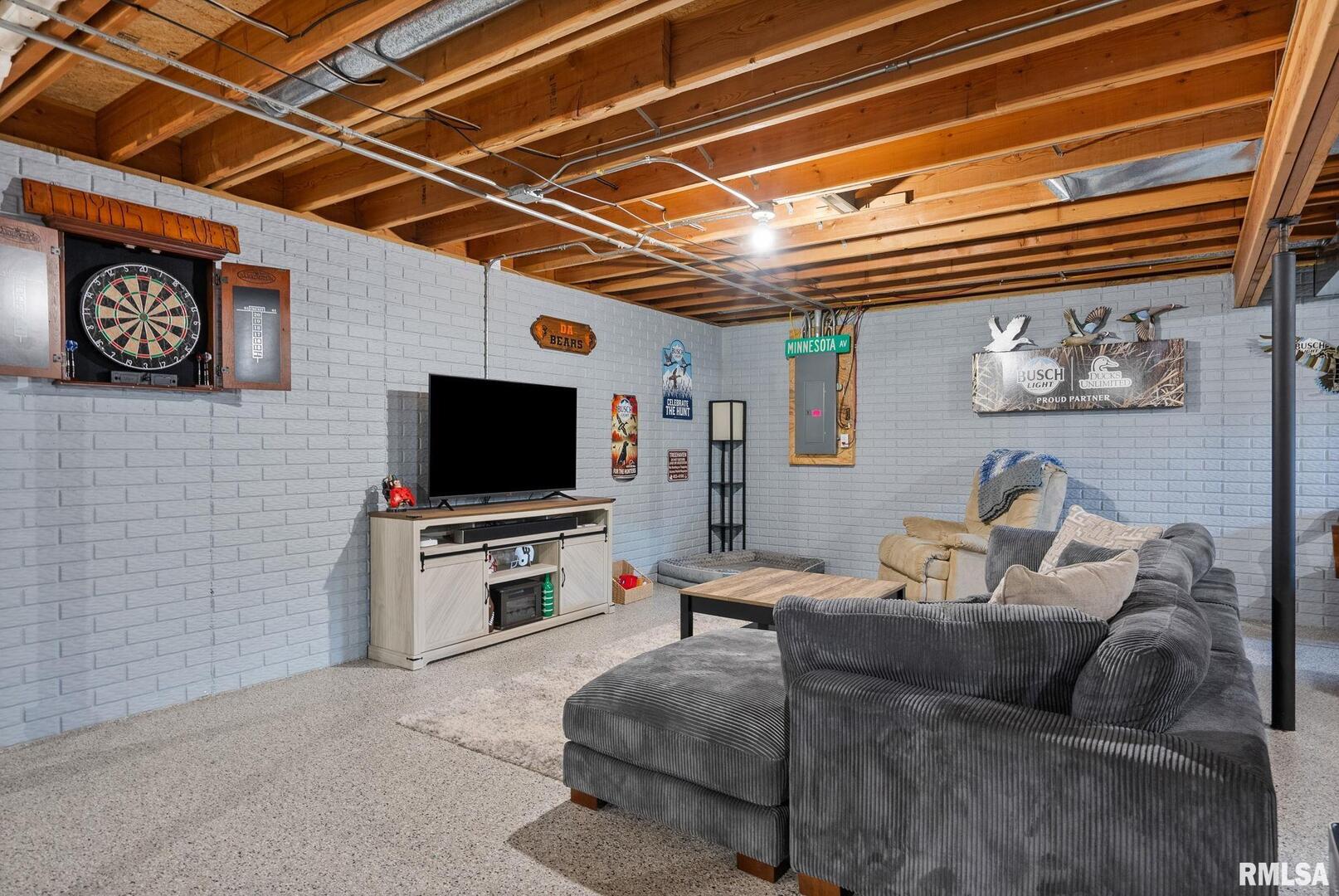 6627 CRESTHILL Drive