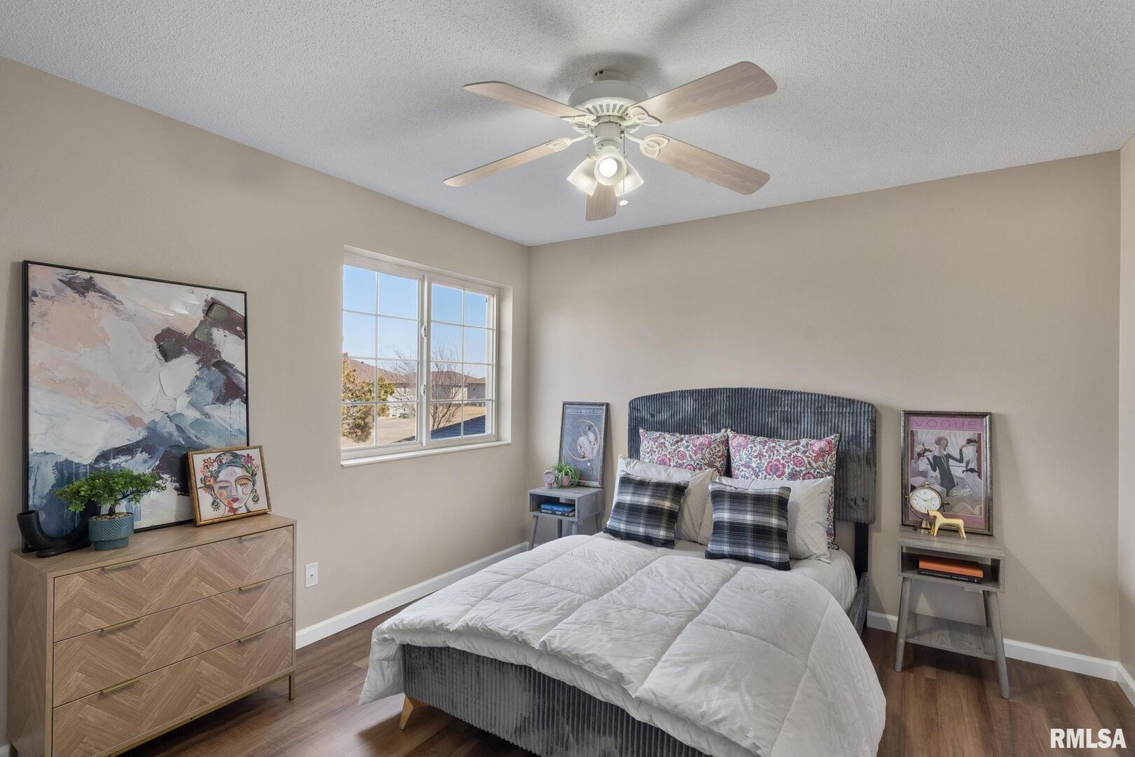 105 E PRICE Street