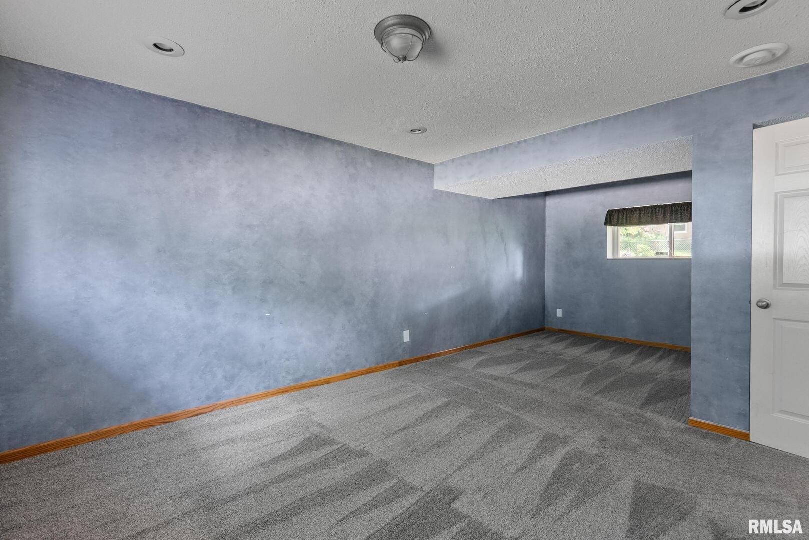 5809 HILLANDALE Road