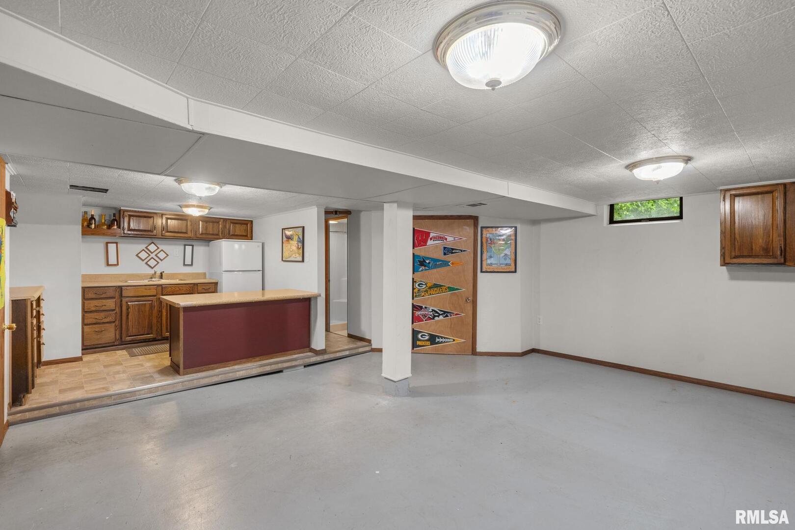 1819 W 15TH Street