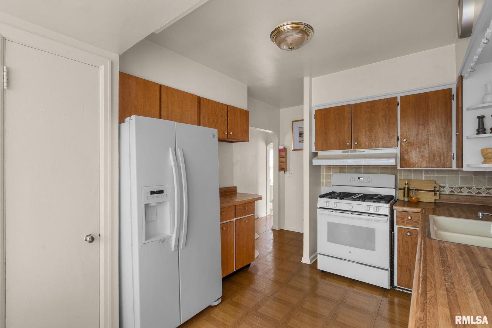 1819 W 15TH Street