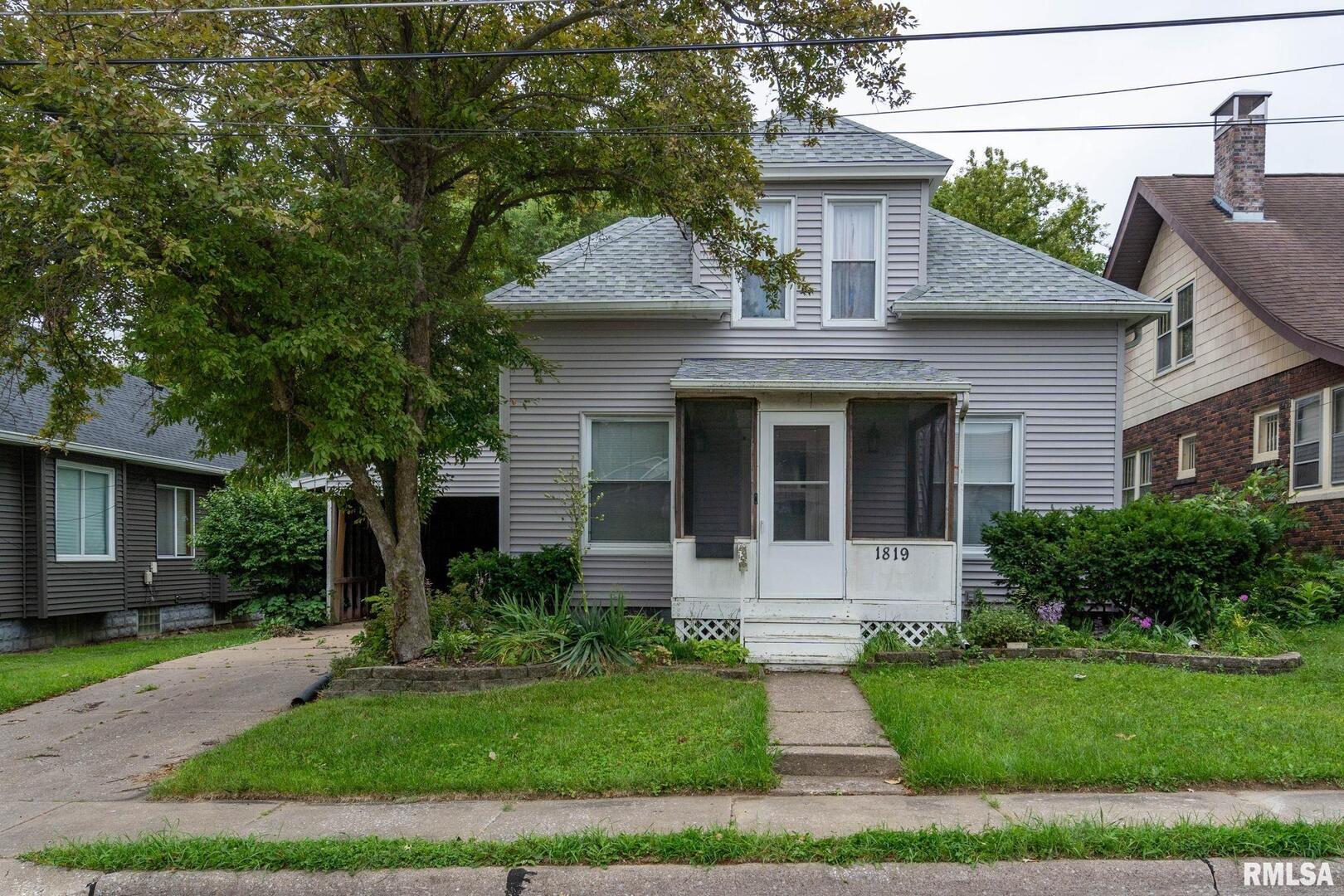 1819 W 15TH Street