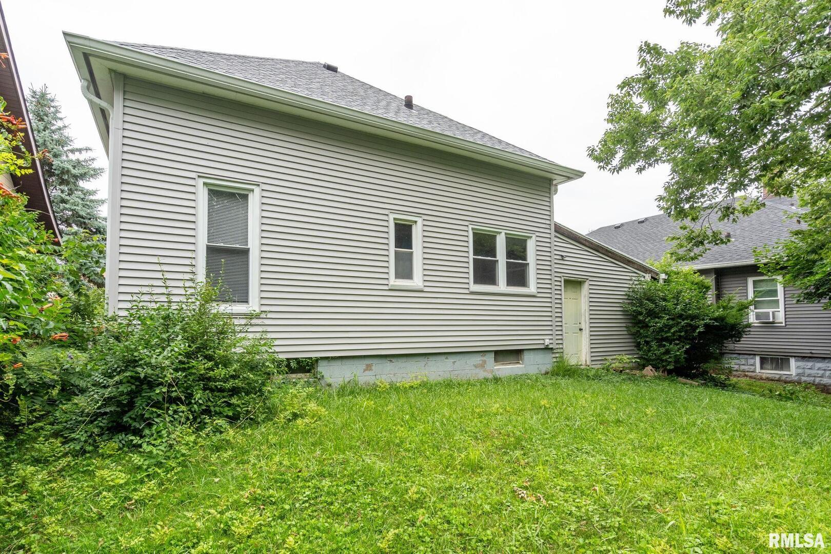 1819 W 15TH Street