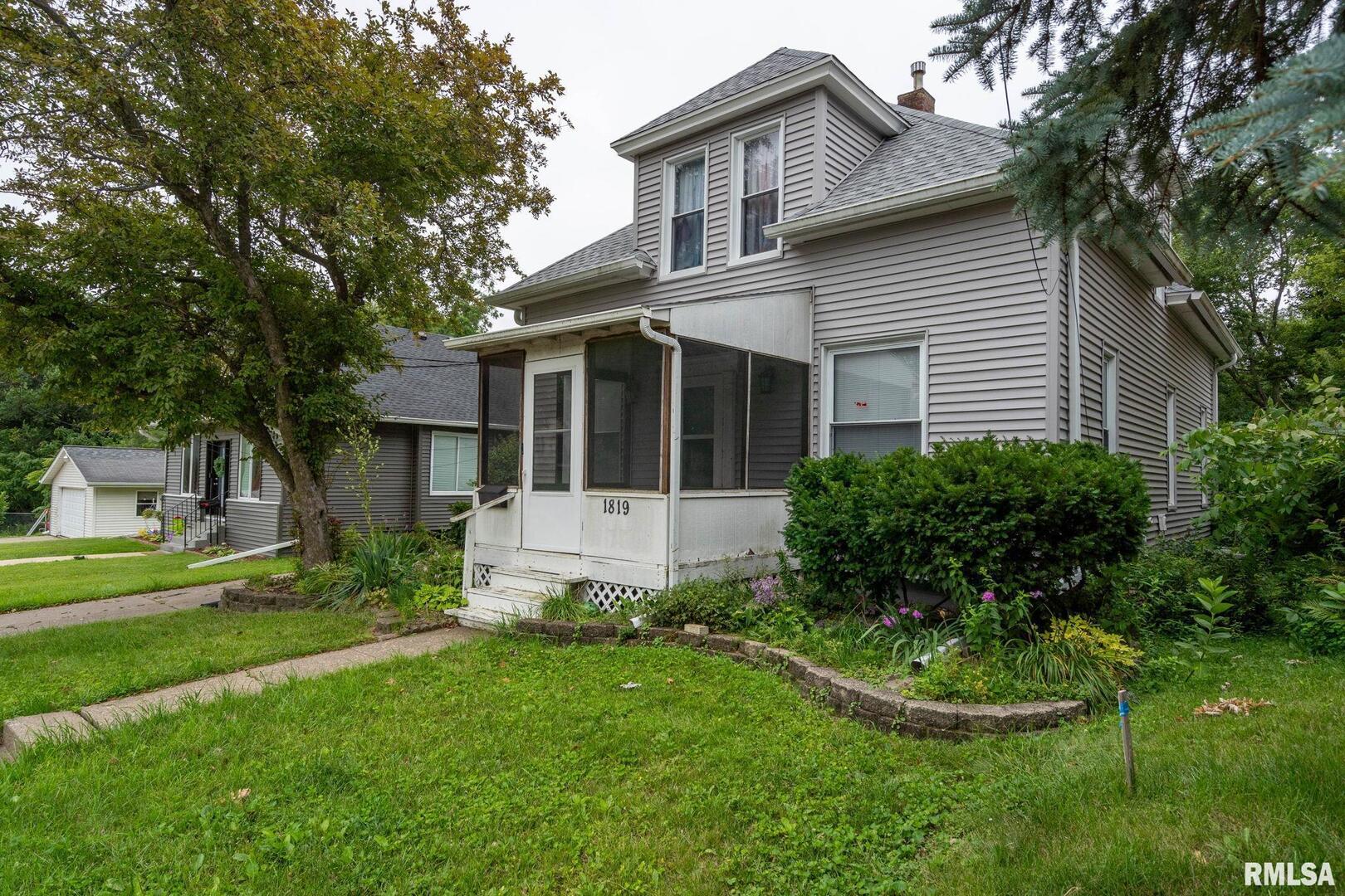 1819 W 15TH Street