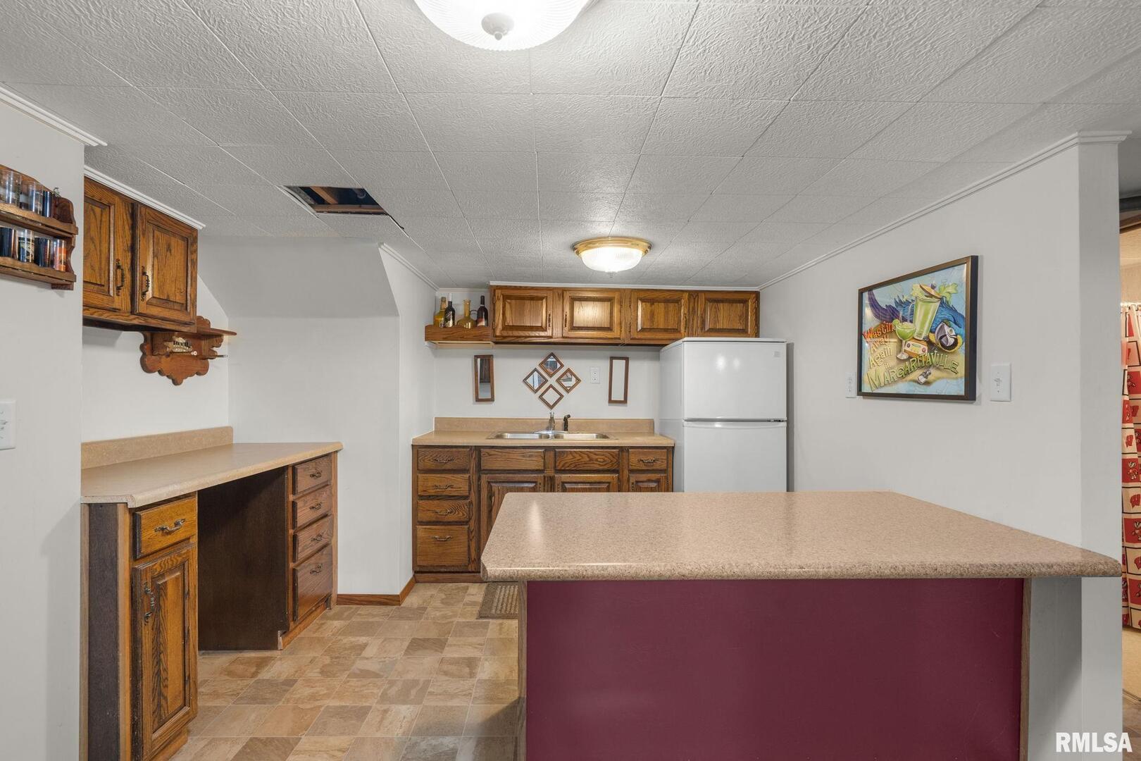1819 W 15TH Street