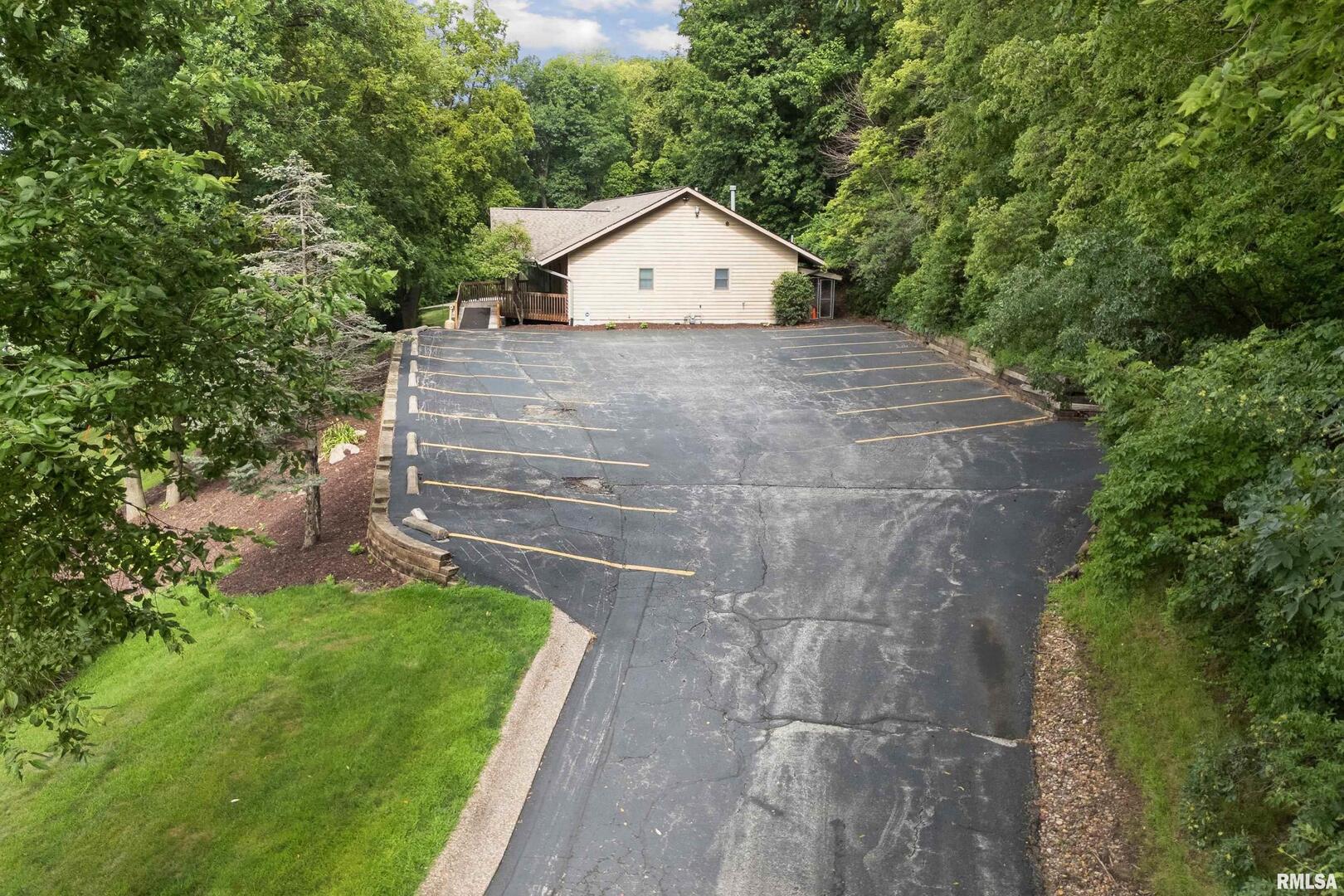 7601 JOHN DEERE Parkway