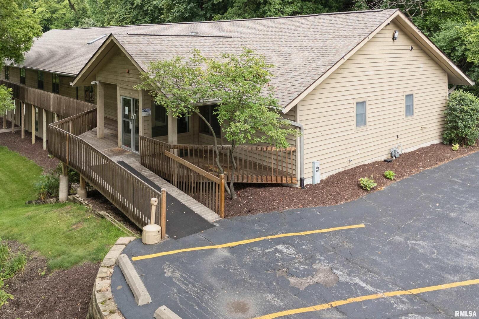 7601 JOHN DEERE Parkway