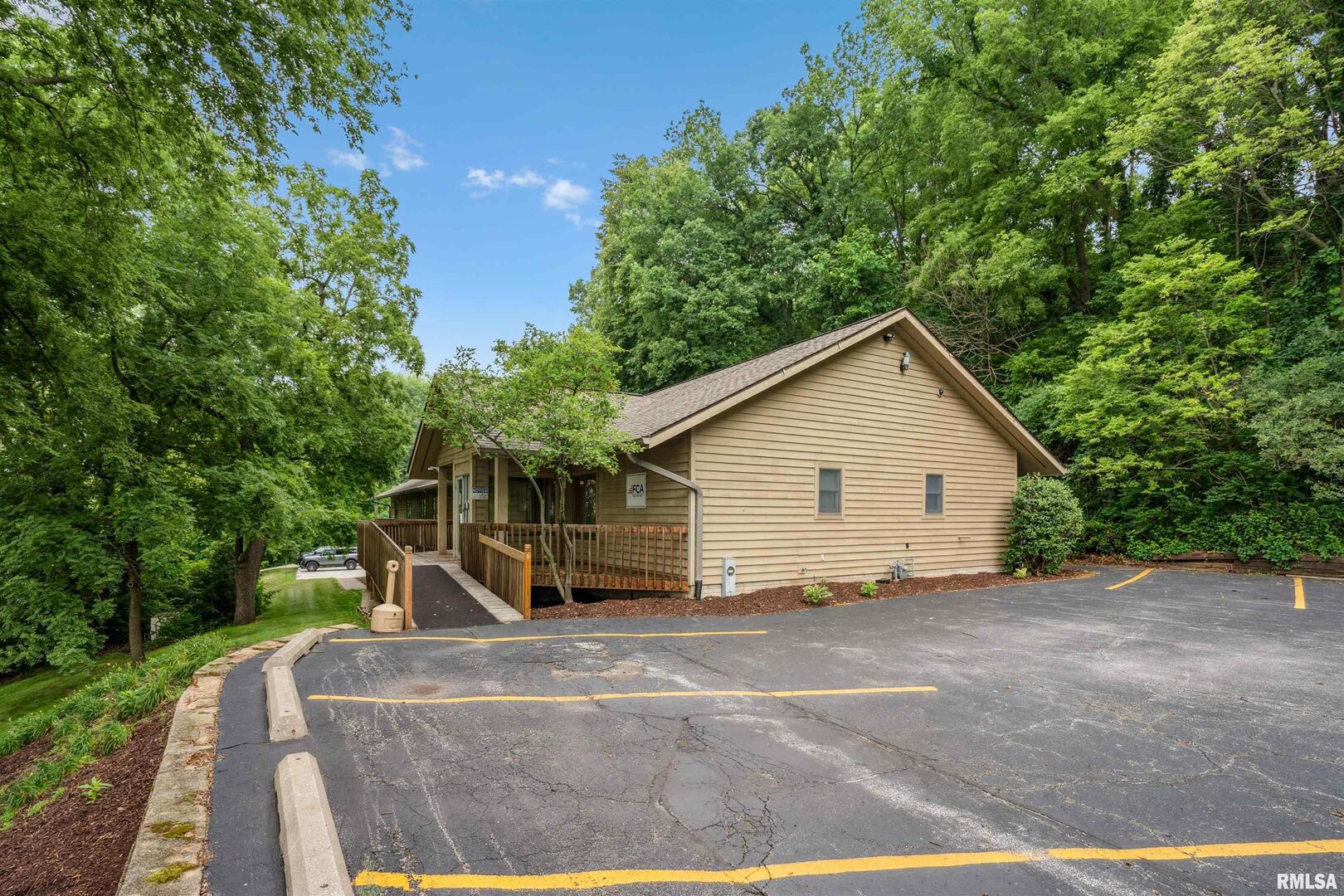 7601 JOHN DEERE Parkway