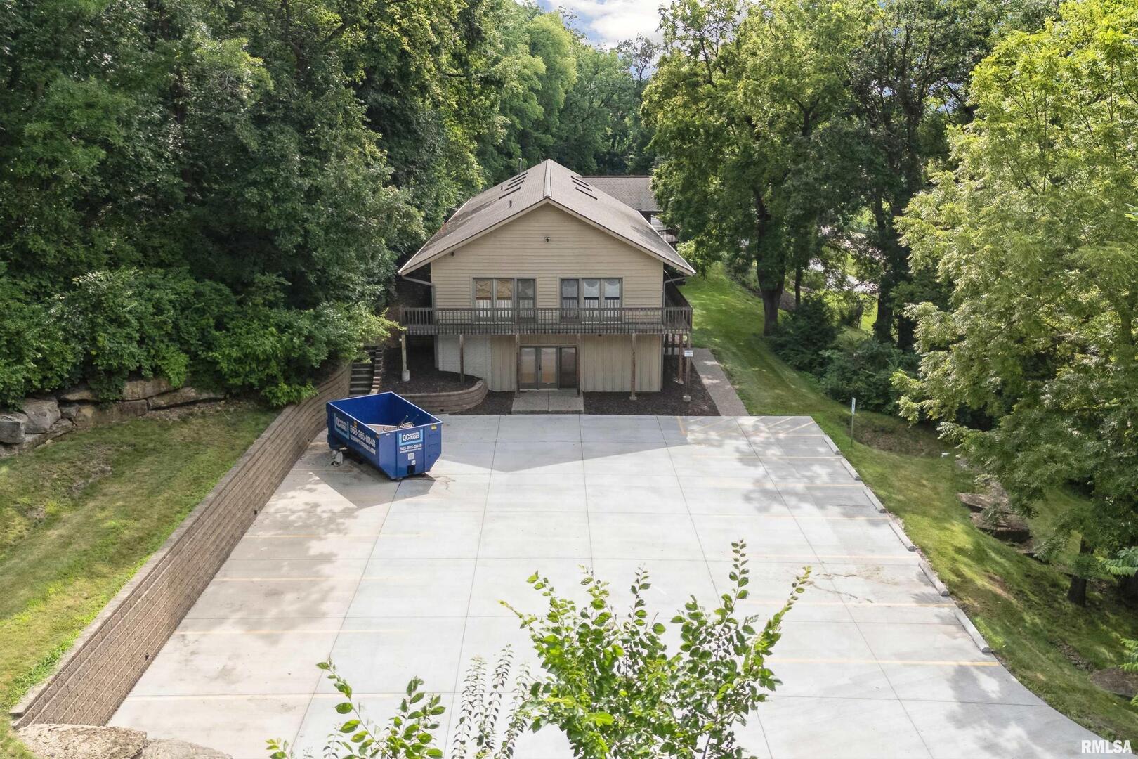 7601 JOHN DEERE Parkway