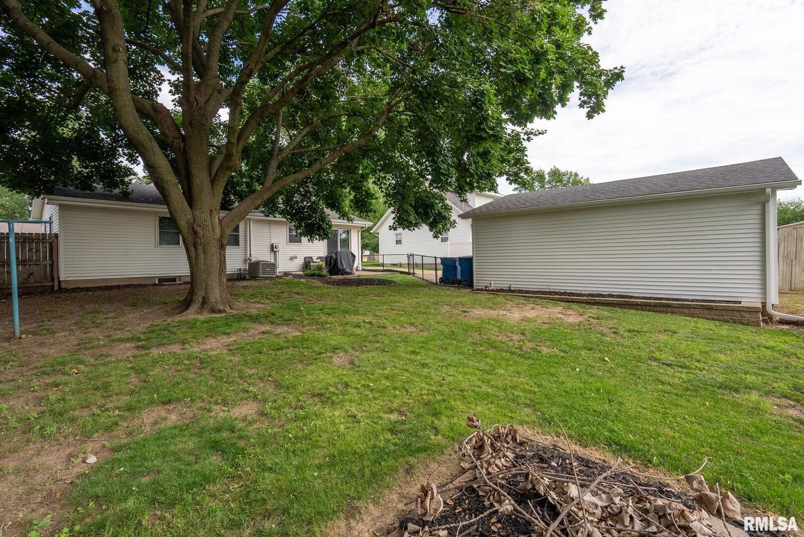 302 N 8TH Street