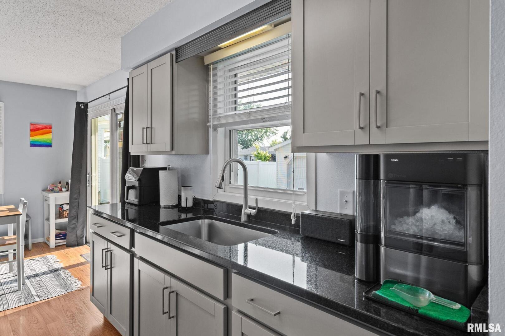 302 N 8TH Street