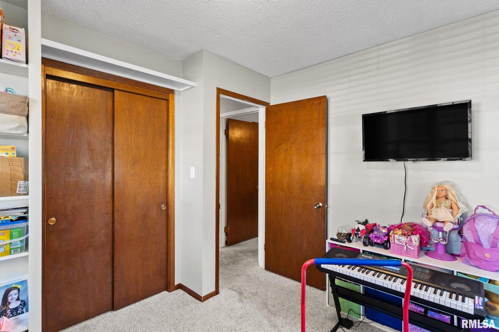 302 N 8TH Street