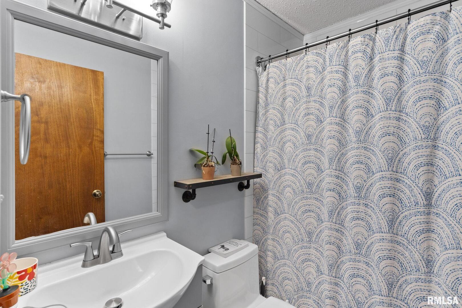 302 N 8TH Street