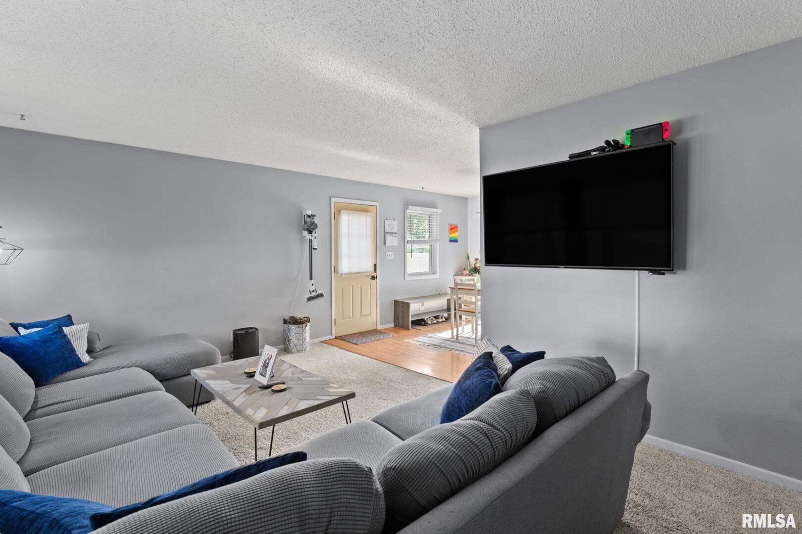 302 N 8TH Street