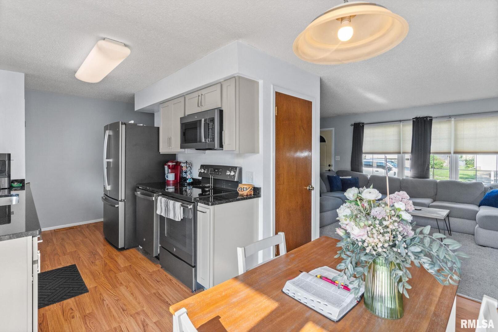 302 N 8TH Street