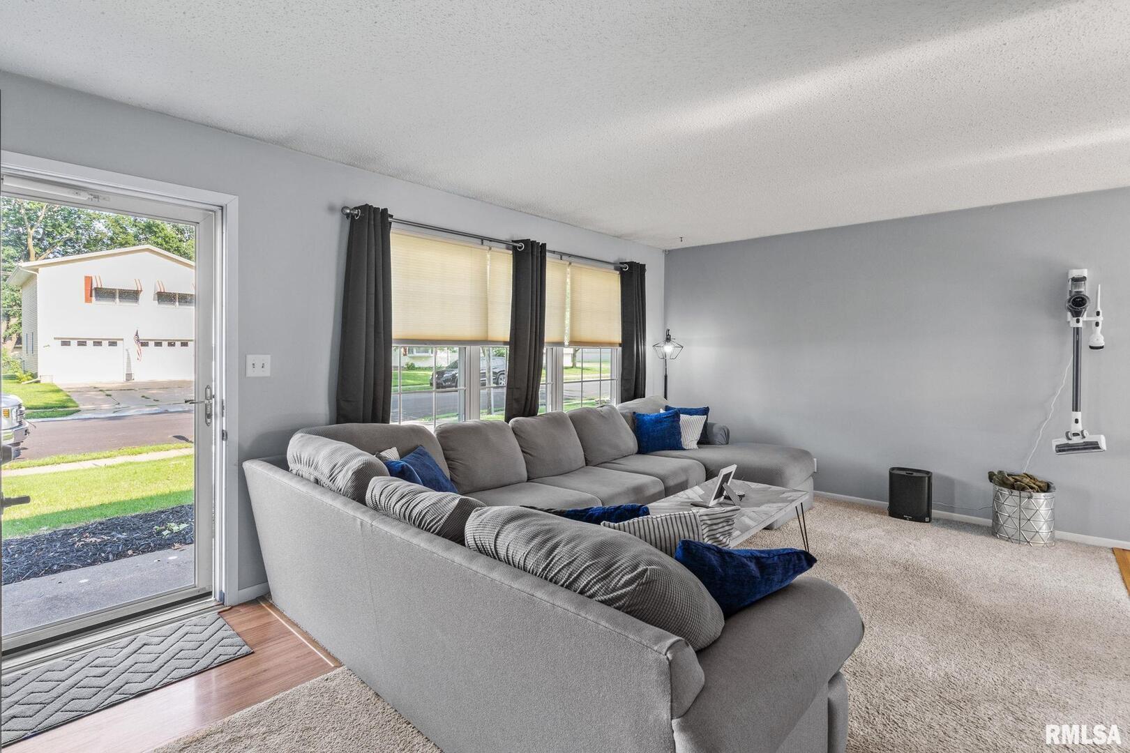 302 N 8TH Street