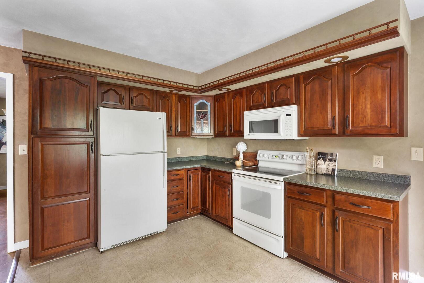 2906 27TH Avenue Unit: A