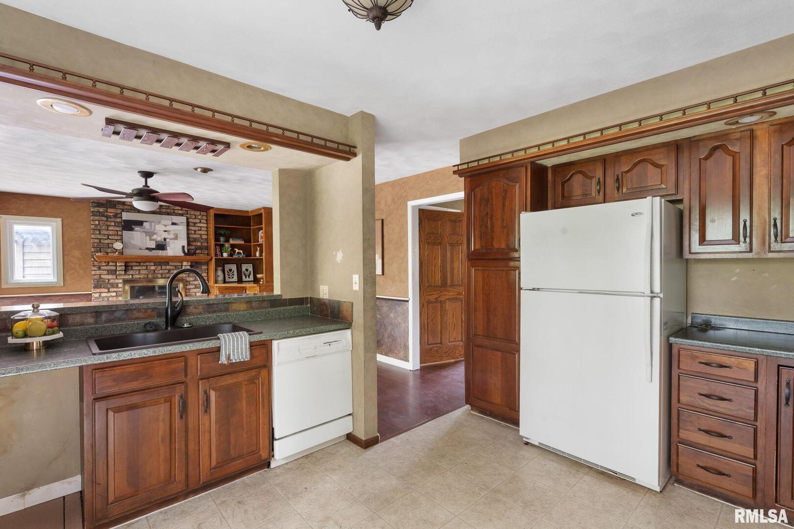 2906 27TH Avenue Unit: A
