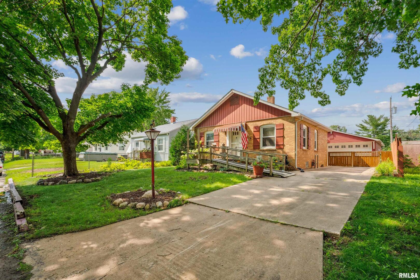 2147 STADIUM Drive