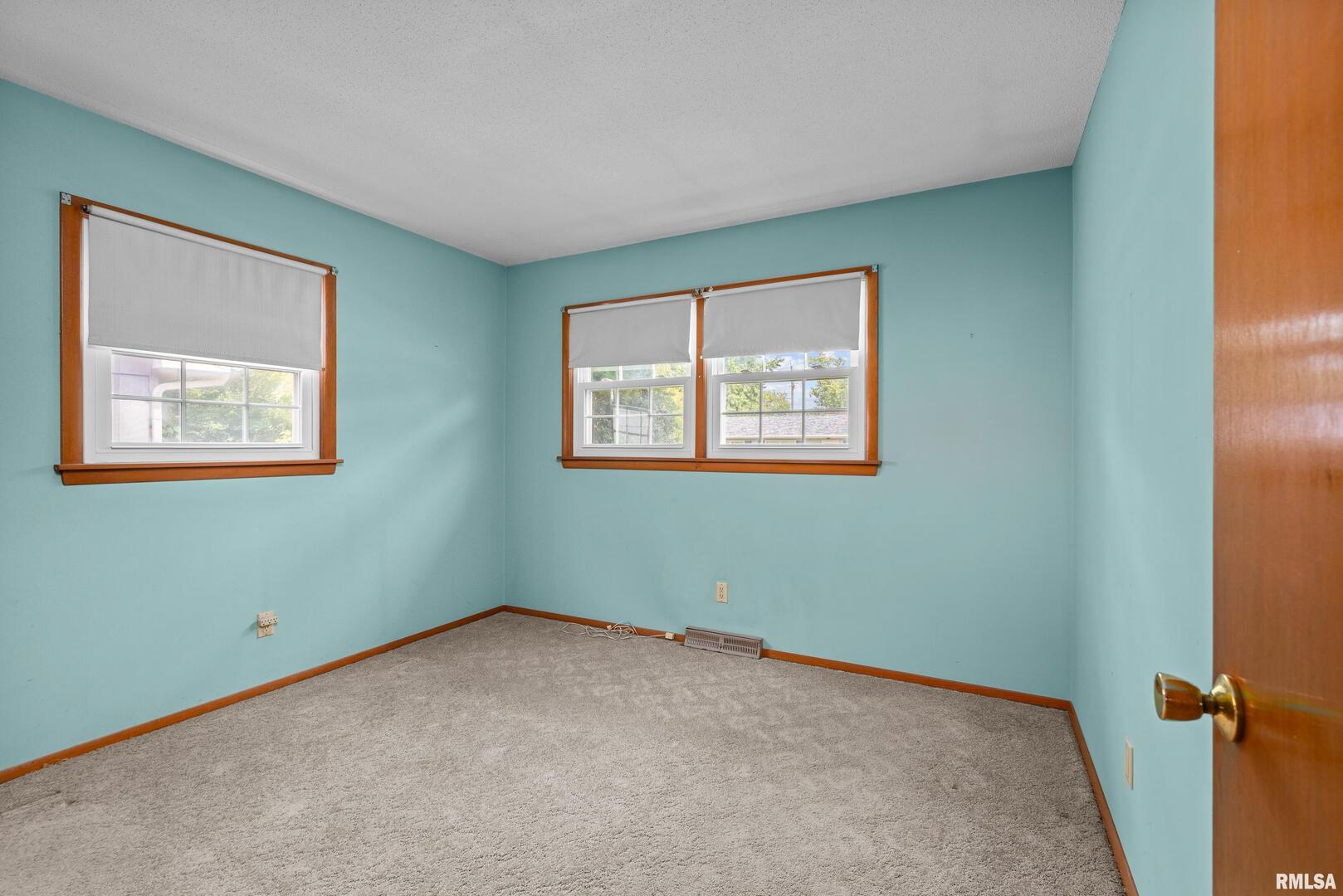 8010 8 1/2 Street W