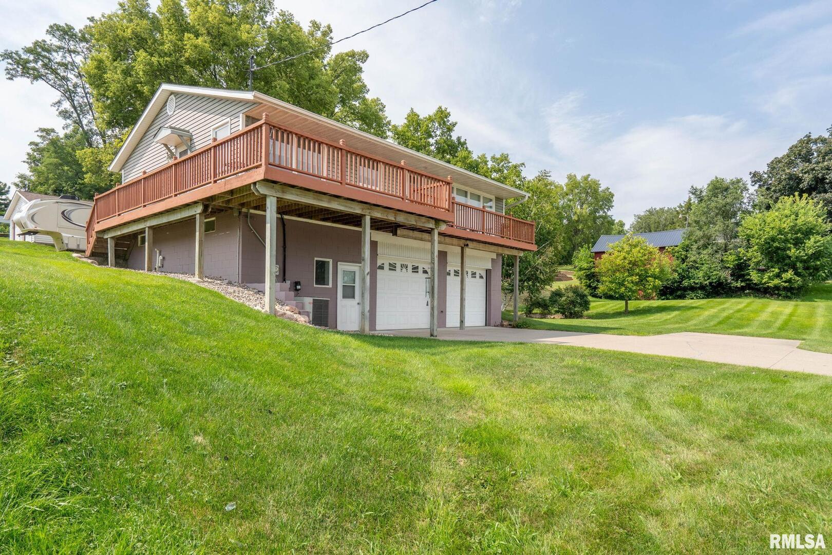 1005 2ND Street