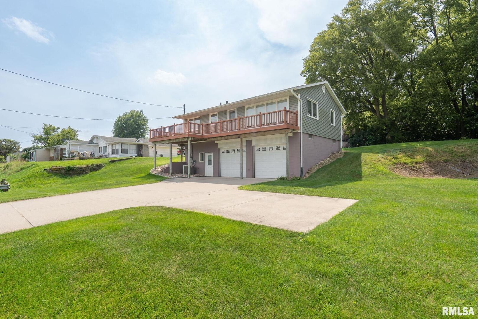 1005 2ND Street