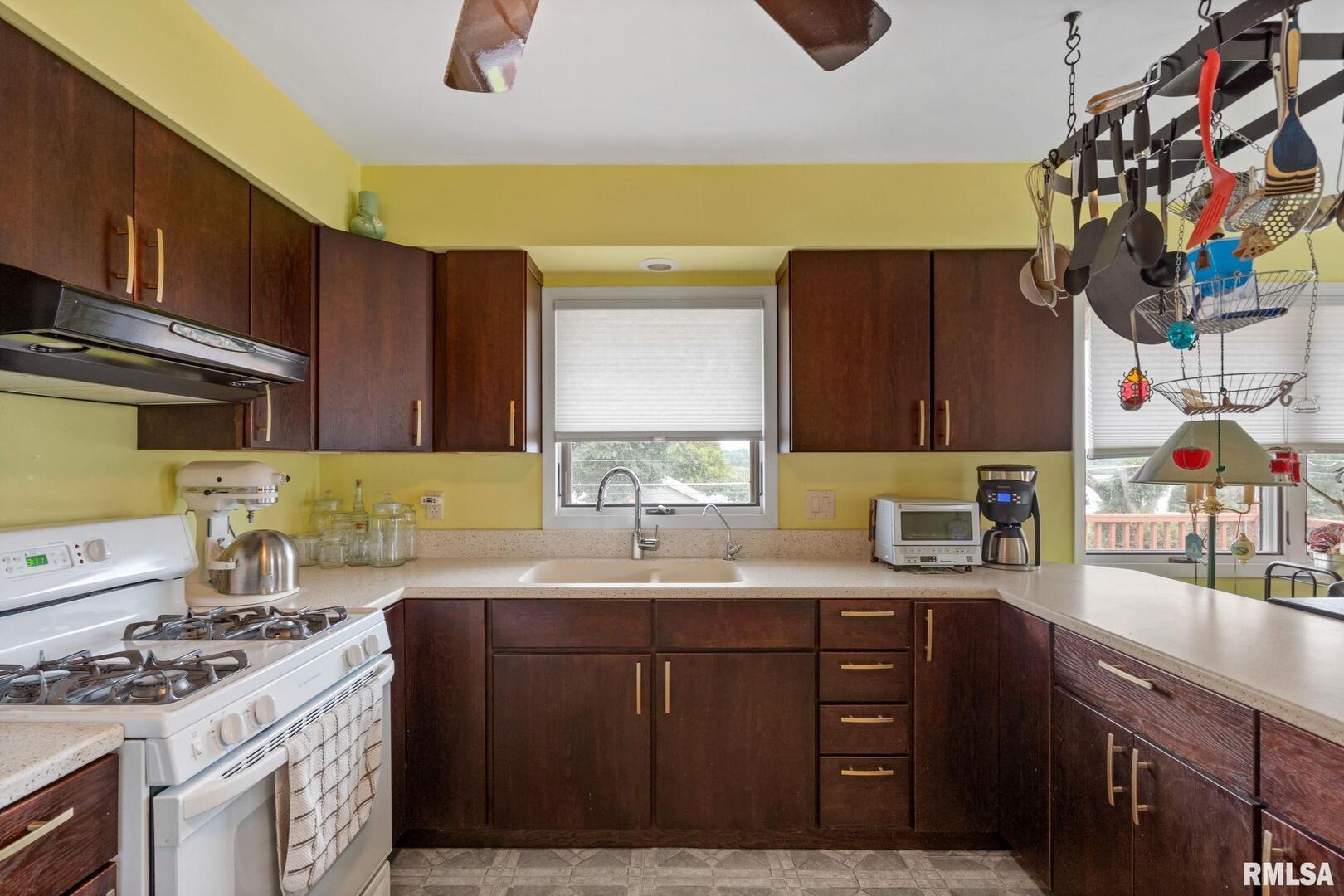 1005 2ND Street