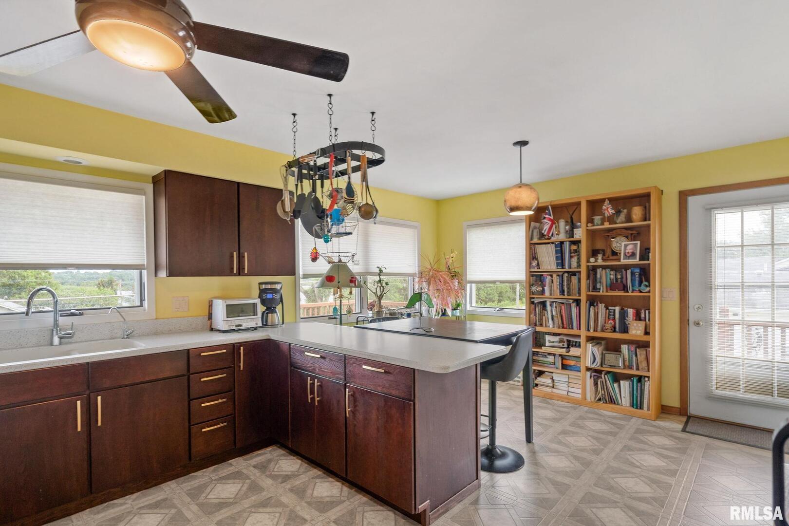 1005 2ND Street