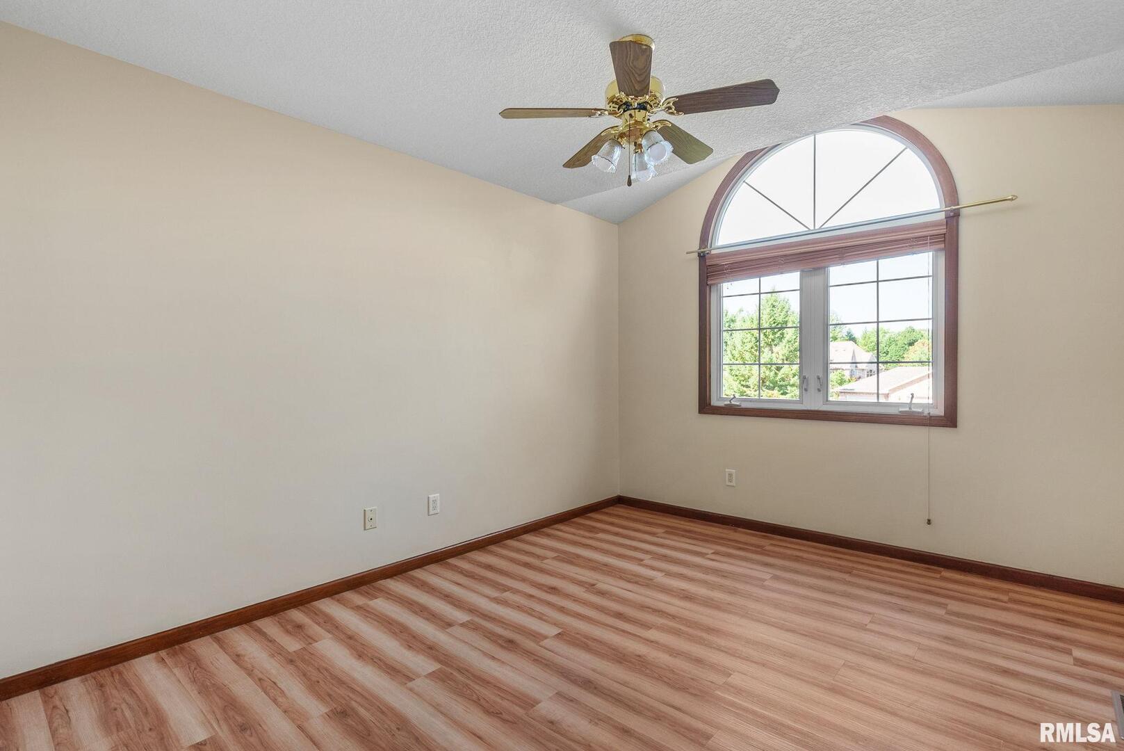 17 DEXTER Boulevard
