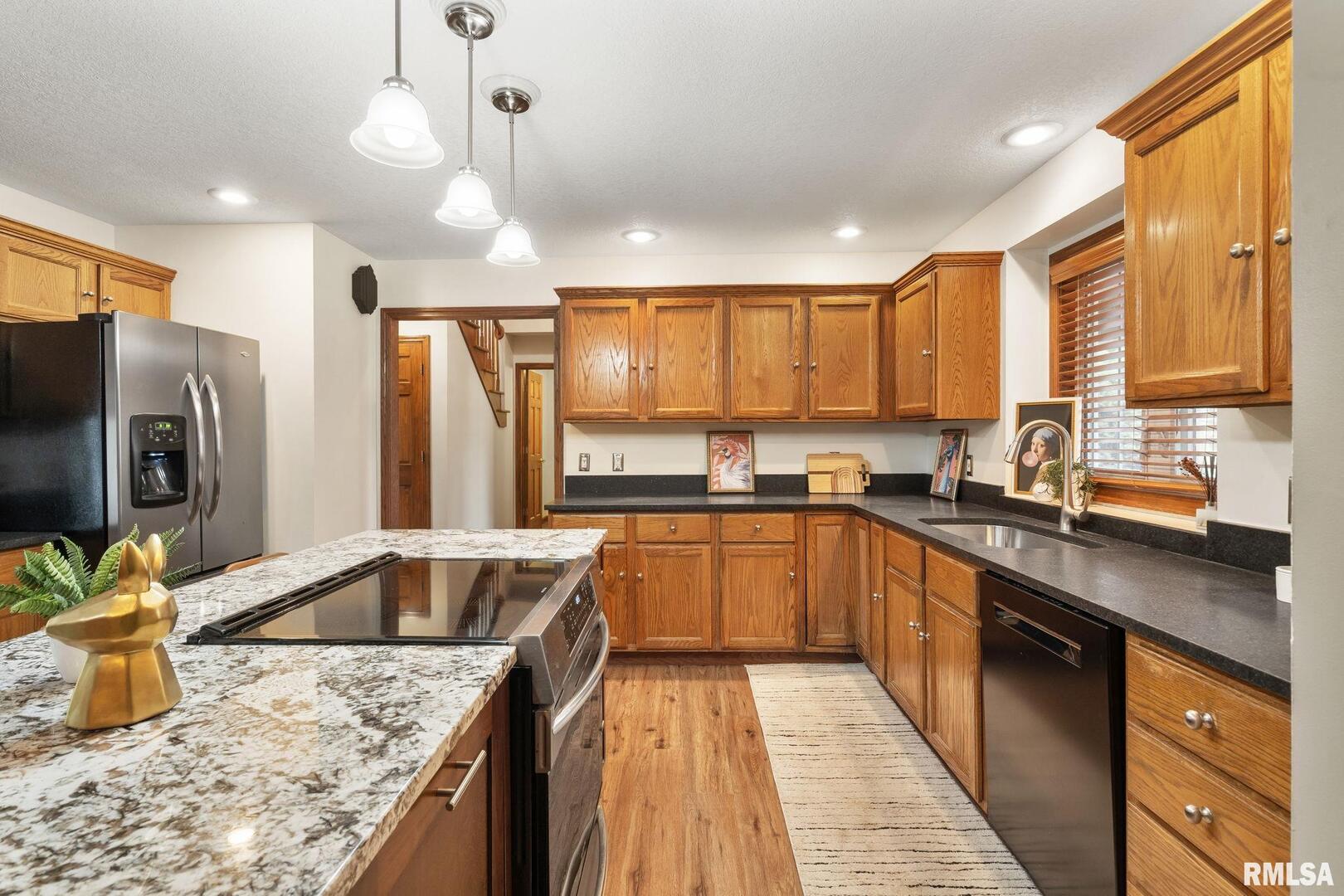 17 DEXTER Boulevard
