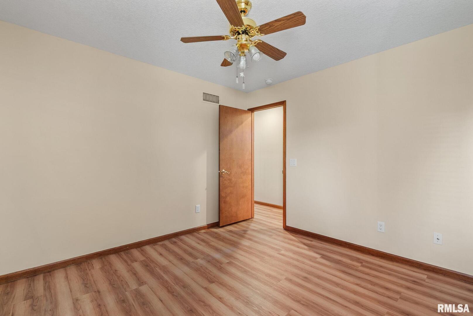 17 DEXTER Boulevard