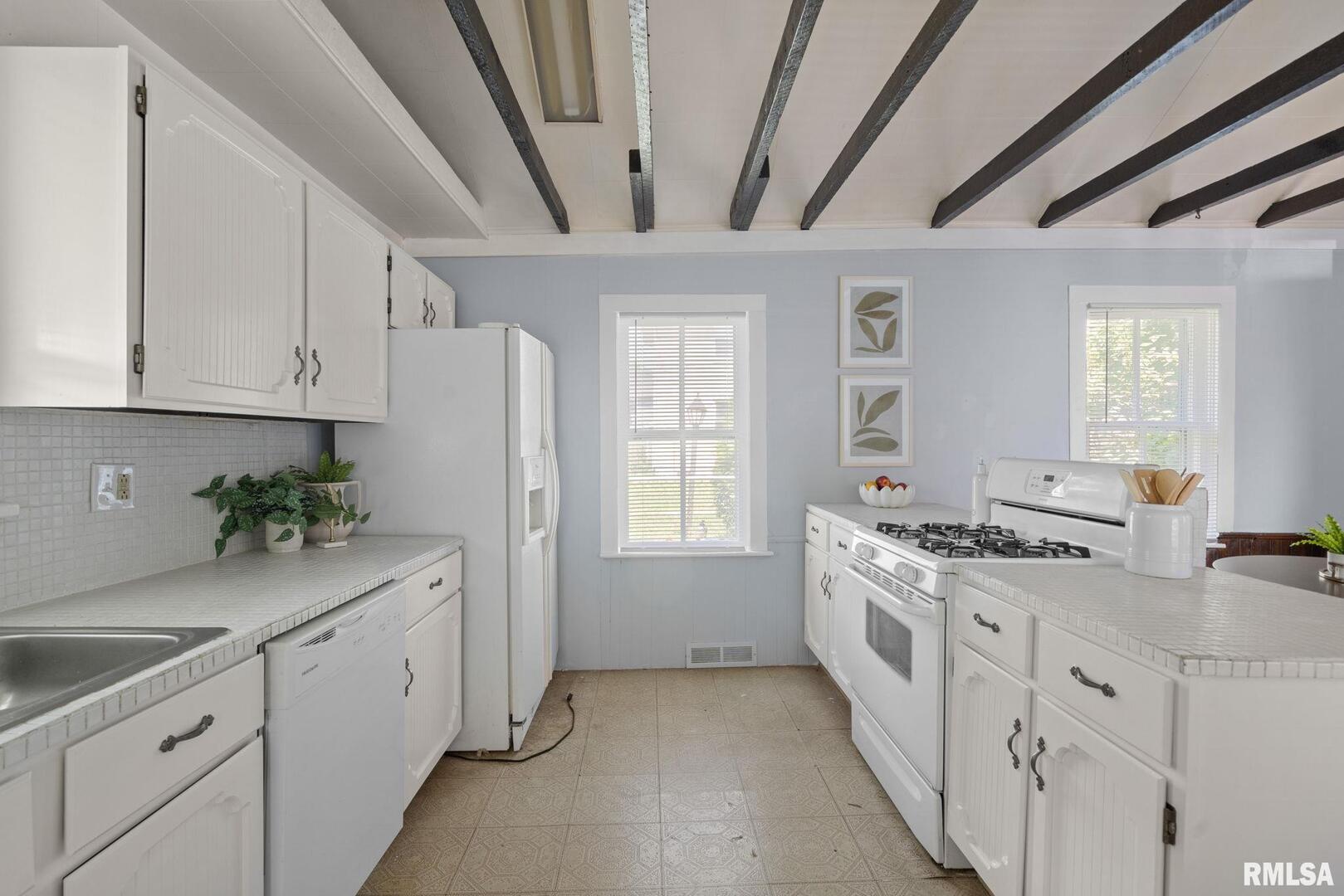 1631 16TH Street
