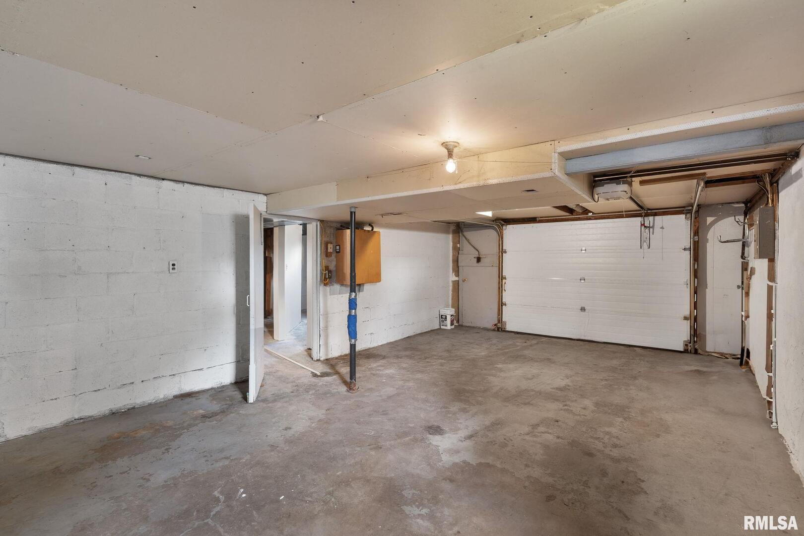 1 RIVERVIEW Lane