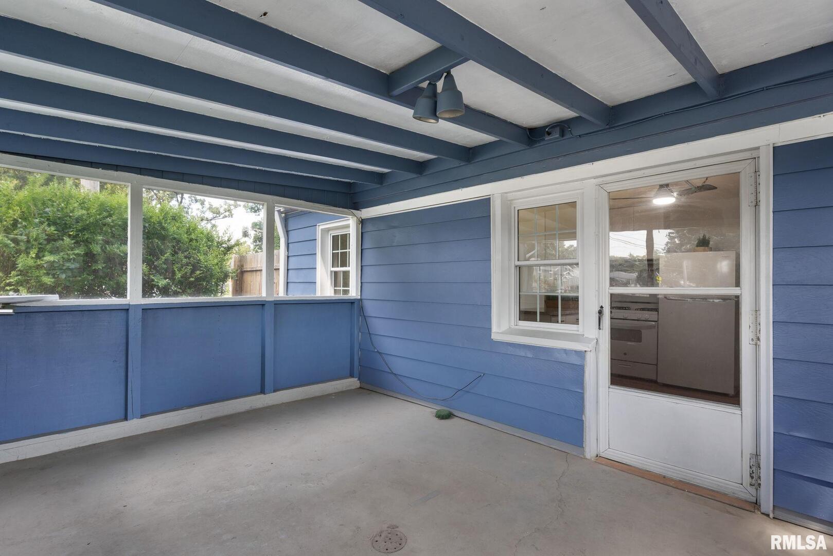 1 RIVERVIEW Lane