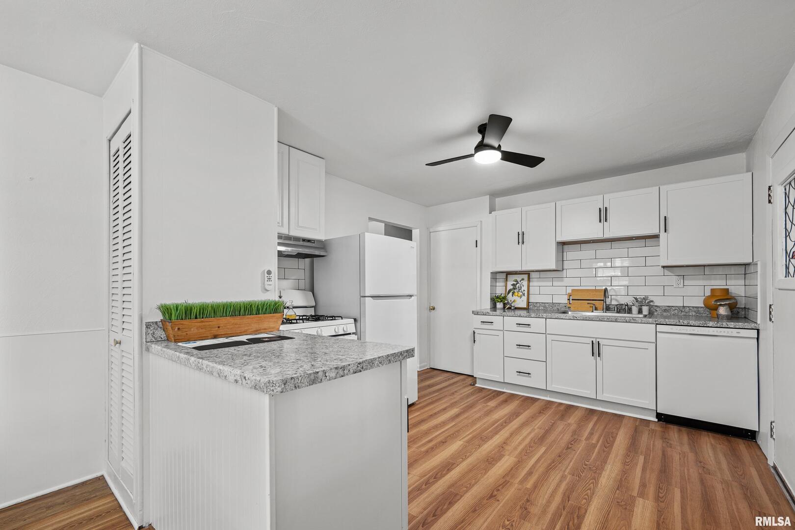 1 RIVERVIEW Lane