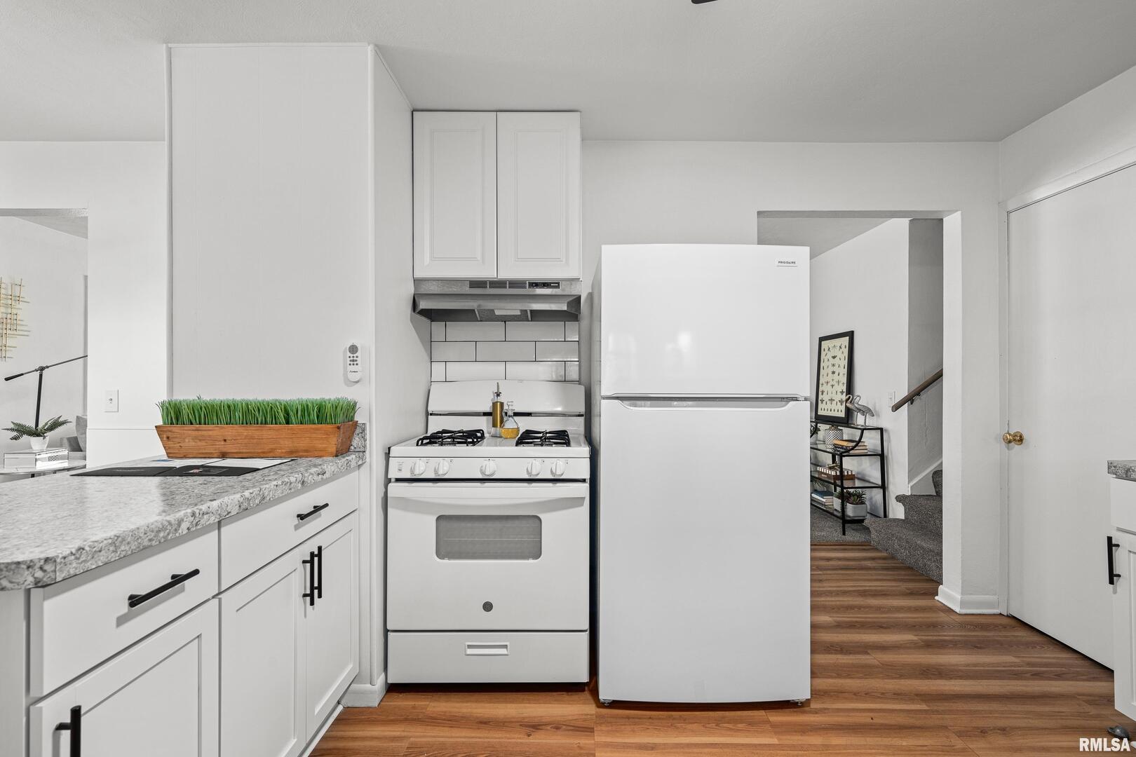 1 RIVERVIEW Lane